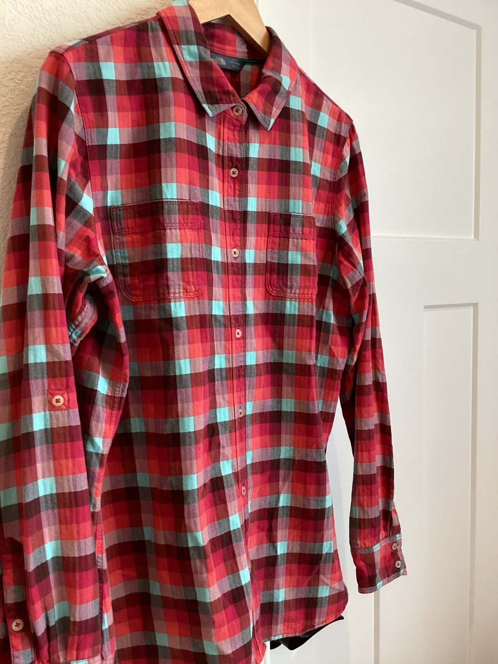 North Face Women’s Button Down Long Sleeve Shirt Collared Large Pink Plaid - Picture 3 of 9